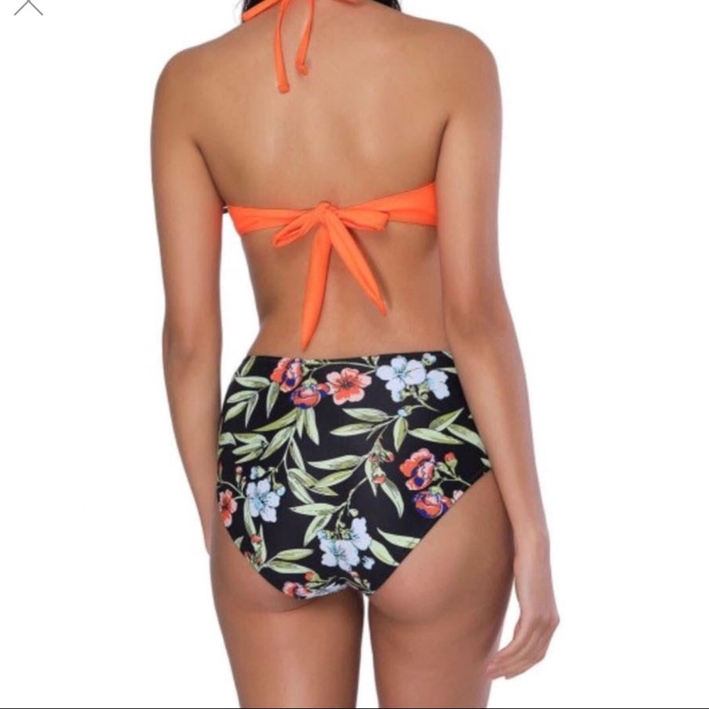 Bathing suits - Picture 6 of 8